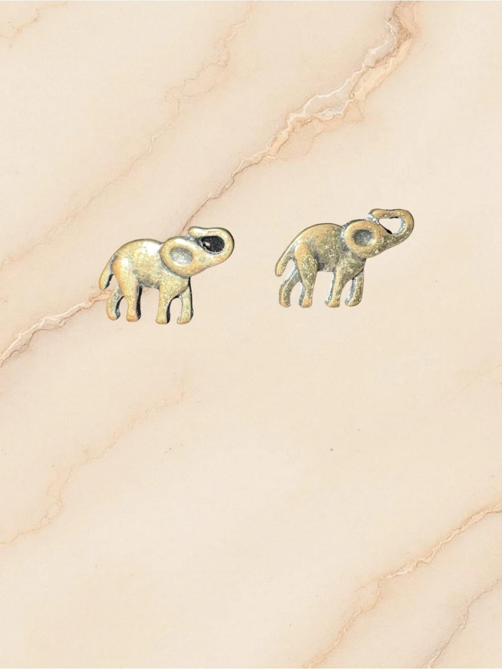 Vintage Gold Tone Elephant Stud Earrings 🐘✨
